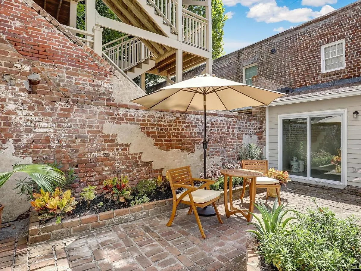 Gordon Inn Azalea Savannah Apartment